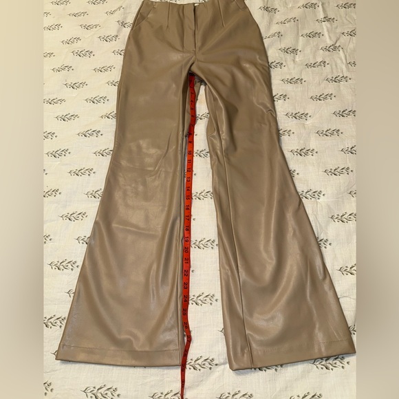 Vegan Leather pants - Abercrombie & Fitch - Picture 9 of 13